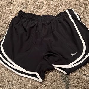 nike athletic shorts size M